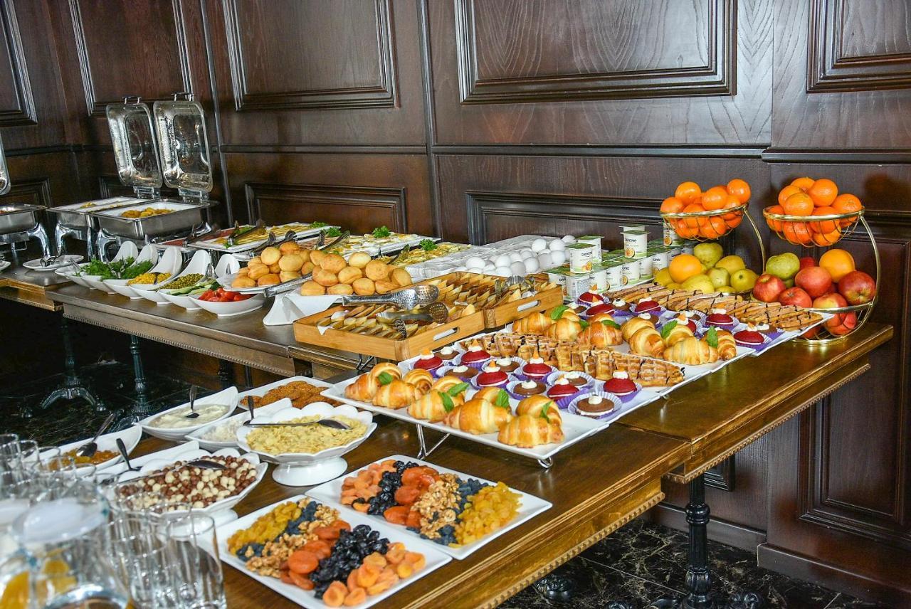 Ramada By Wyndham Turkistan Hotel Екстериор снимка