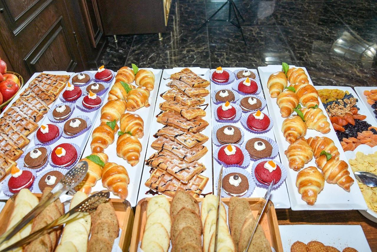 Ramada By Wyndham Turkistan Hotel Екстериор снимка