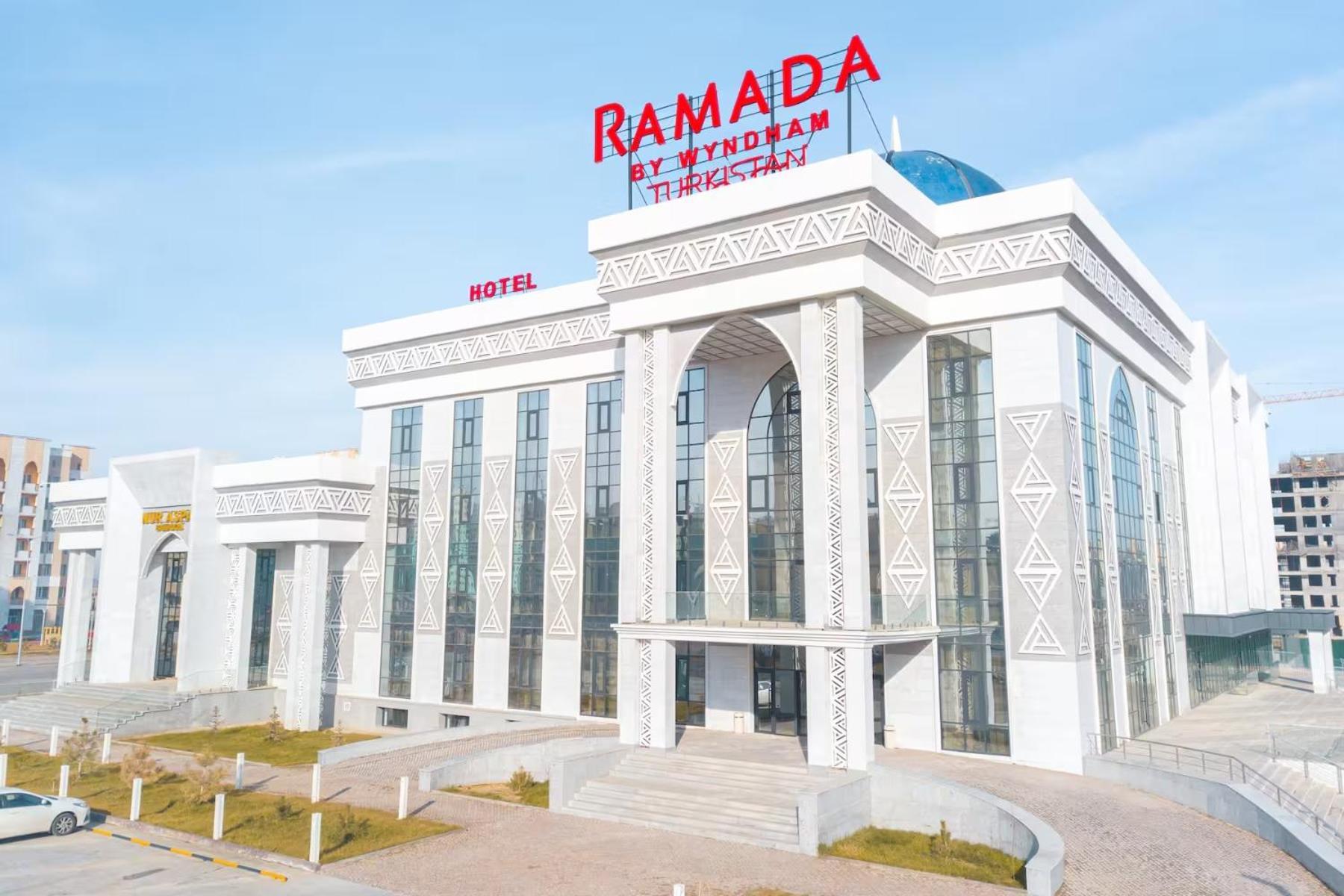 Ramada By Wyndham Turkistan Hotel Екстериор снимка